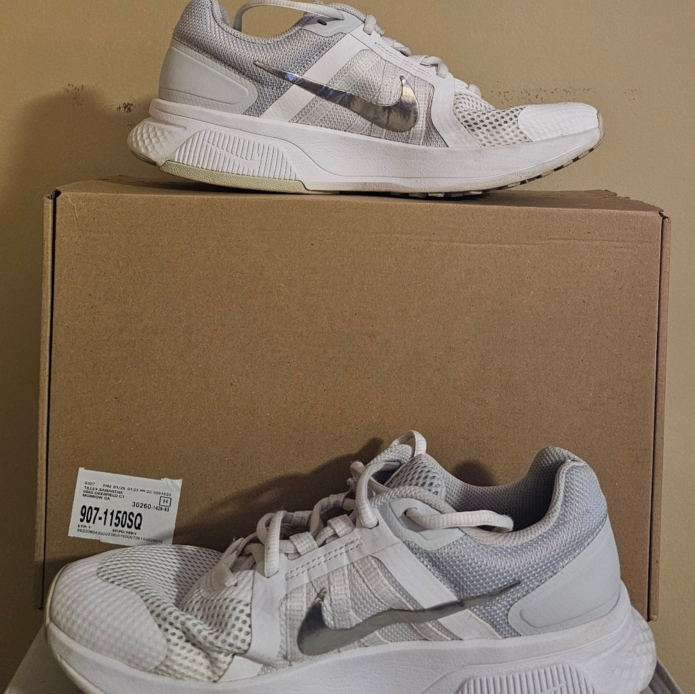 Nike Womens Size Running Shoe